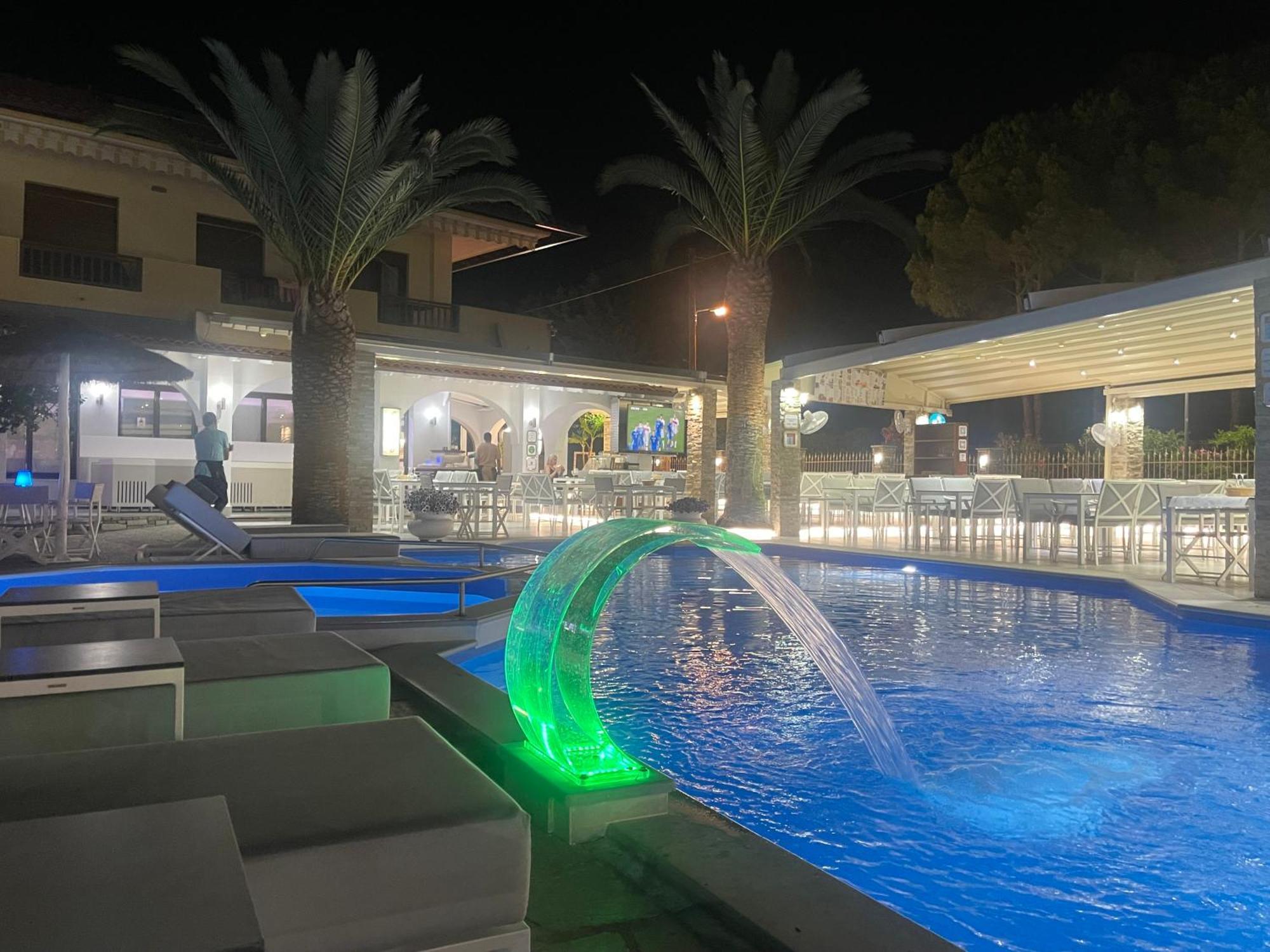 Vergos Hotel วูร์วูรู ภายนอก รูปภาพ