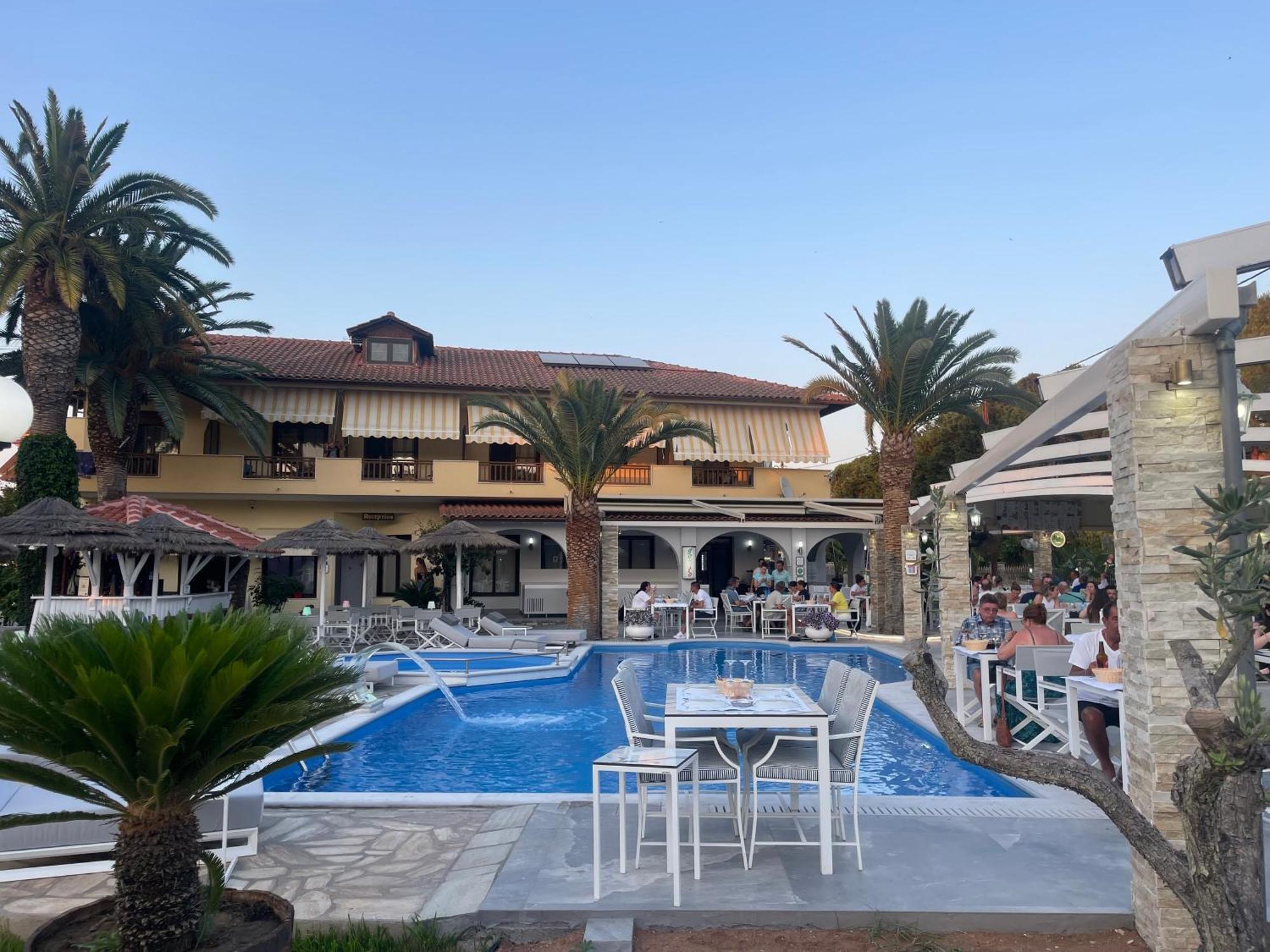 Vergos Hotel วูร์วูรู ภายนอก รูปภาพ