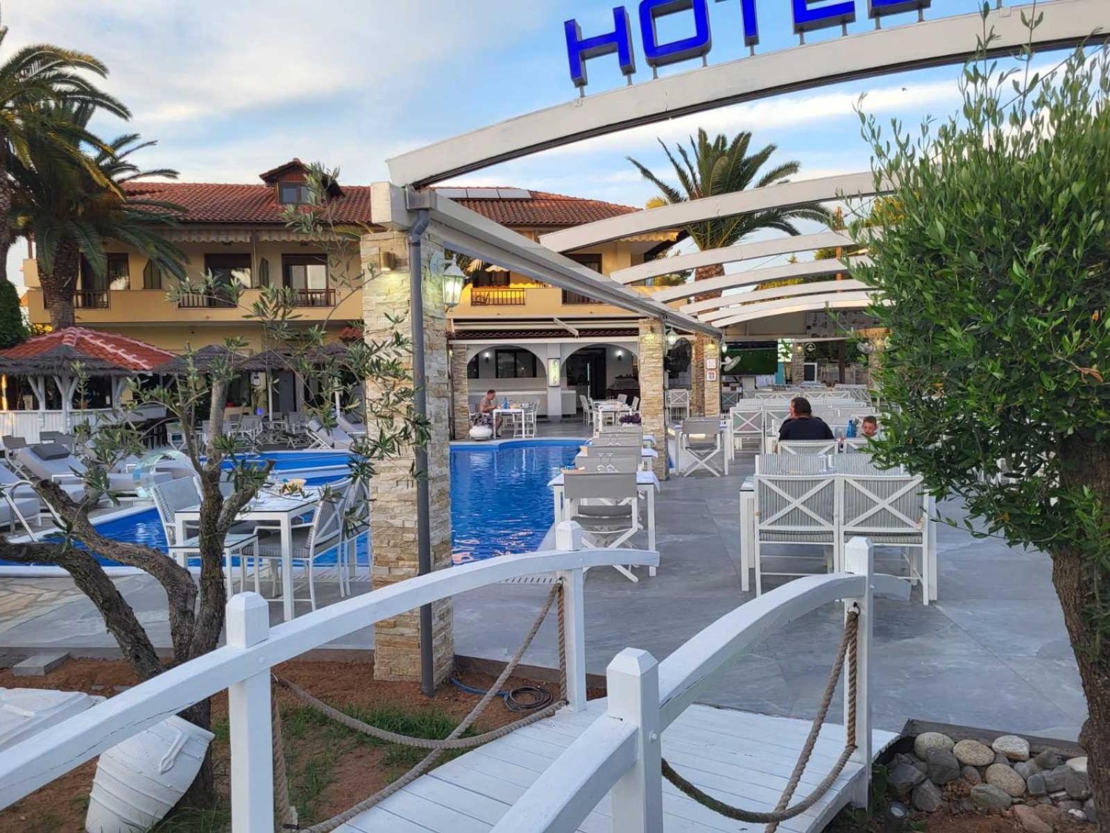 Vergos Hotel วูร์วูรู ภายนอก รูปภาพ